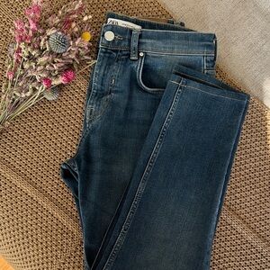 Zara Women's Dark Blue Skinny Jeans size 31